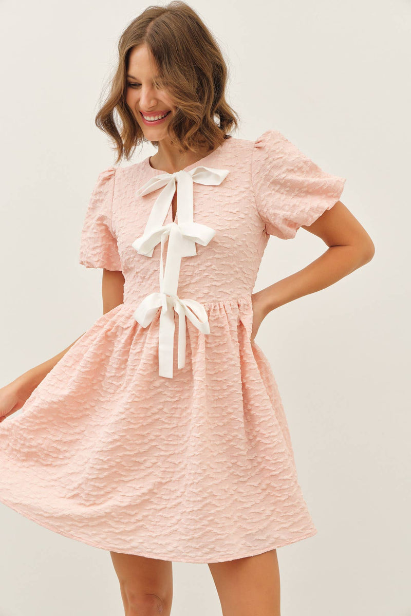 BUBBLE TEXTURED BOW TIE FRONT MINI DRESS S / APRICOT BUBBLE TEXTURED BOW TIE FRONT MINI DRESS S / APRICOT