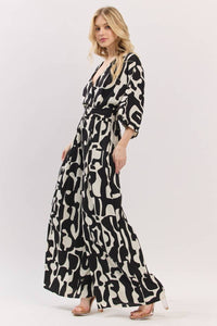 Black and White Geometric Print 3/4 Kimono Sleeve V- Neck Jumpsuit | B I G H I T Fashion