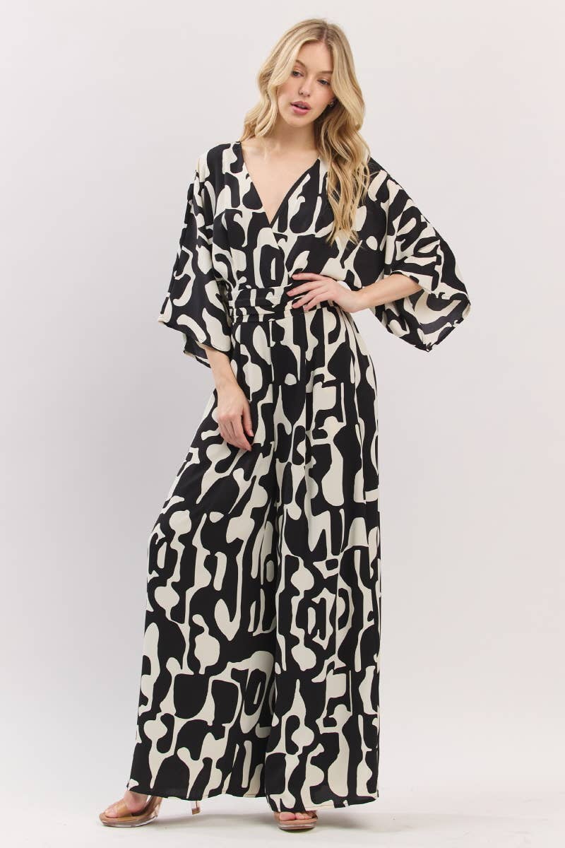 Black and White Geometric Print 3/4 Kimono Sleeve V- Neck Jumpsuit | B I G H I T Fashion