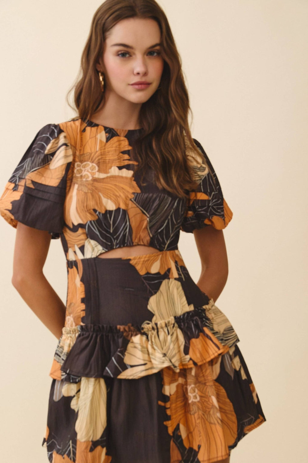 Black Floral Print Fitted Bodice Waist Cutout Mini Dress Medium Black Floral Print Fitted Bodice Waist Cutout Mini Dress Medium