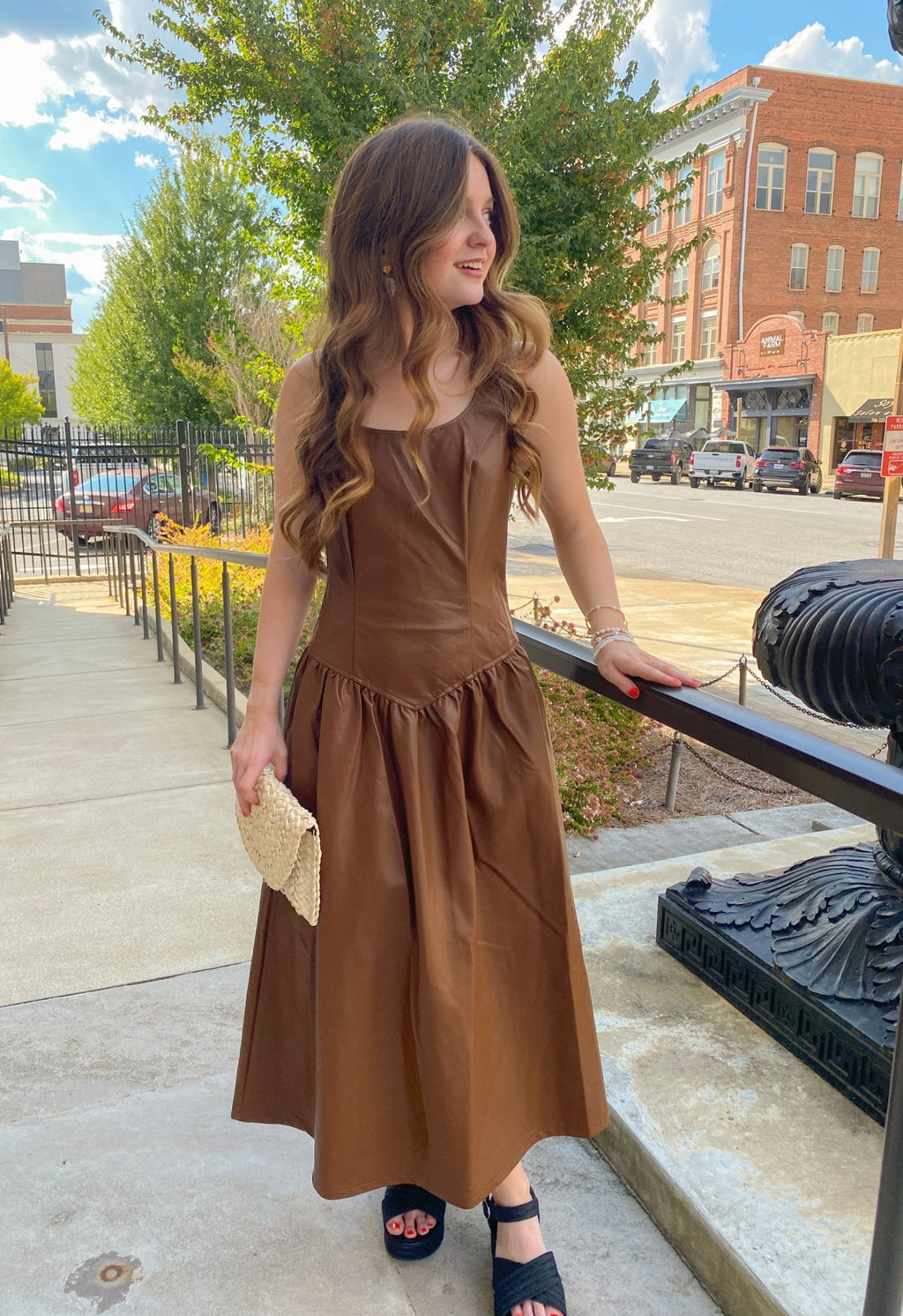 BROWN SCOOPED NECK SLEEVELESS DROP WAIST FAUX LEATHER MIDI DRESS LARGE
