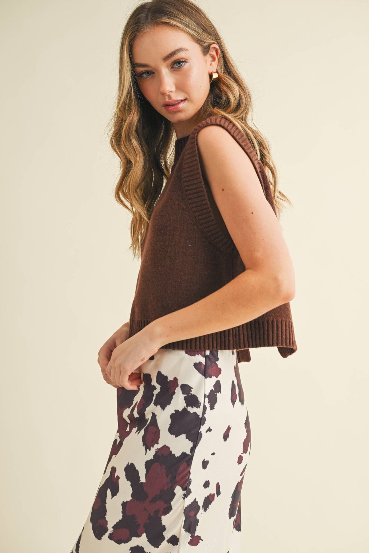 Brown Soft Knit Ribbed Edges Detail Open Back Vest | TCEC