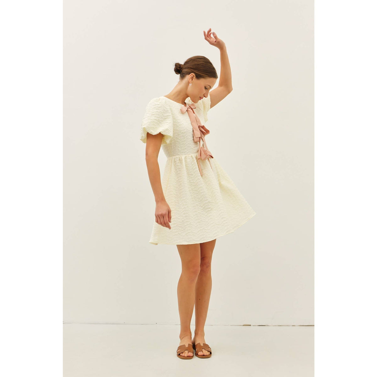 BUBBLE TEXTURED BOW TIE FRONT MINI DRESS | idem ditto