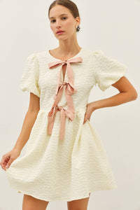 BUBBLE TEXTURED BOW TIE FRONT MINI DRESS | idem ditto