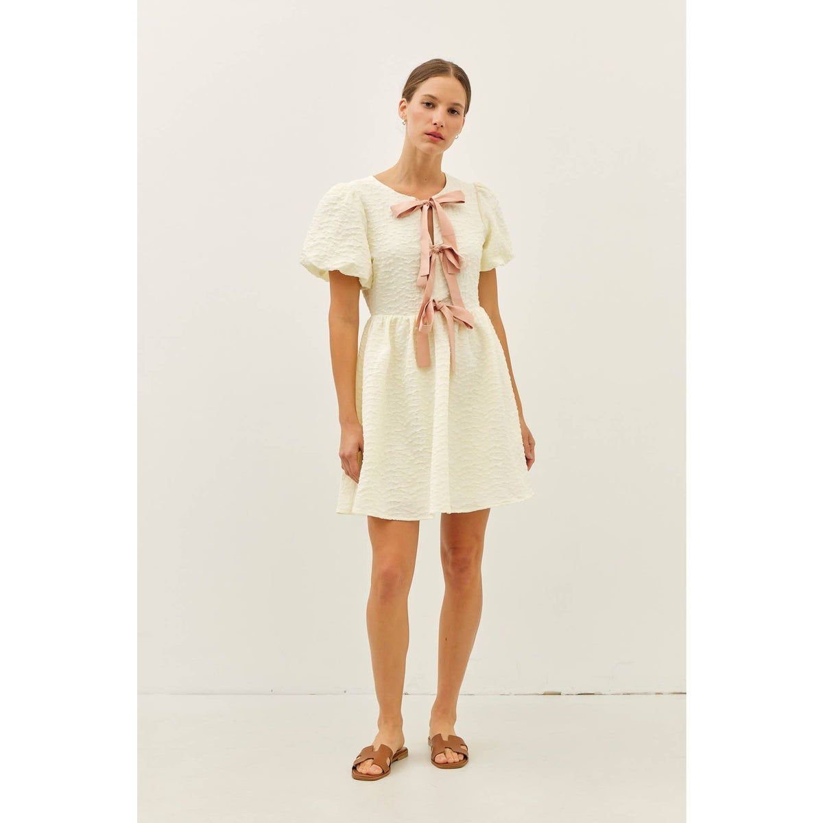 BUBBLE TEXTURED BOW TIE FRONT MINI DRESS | idem ditto
