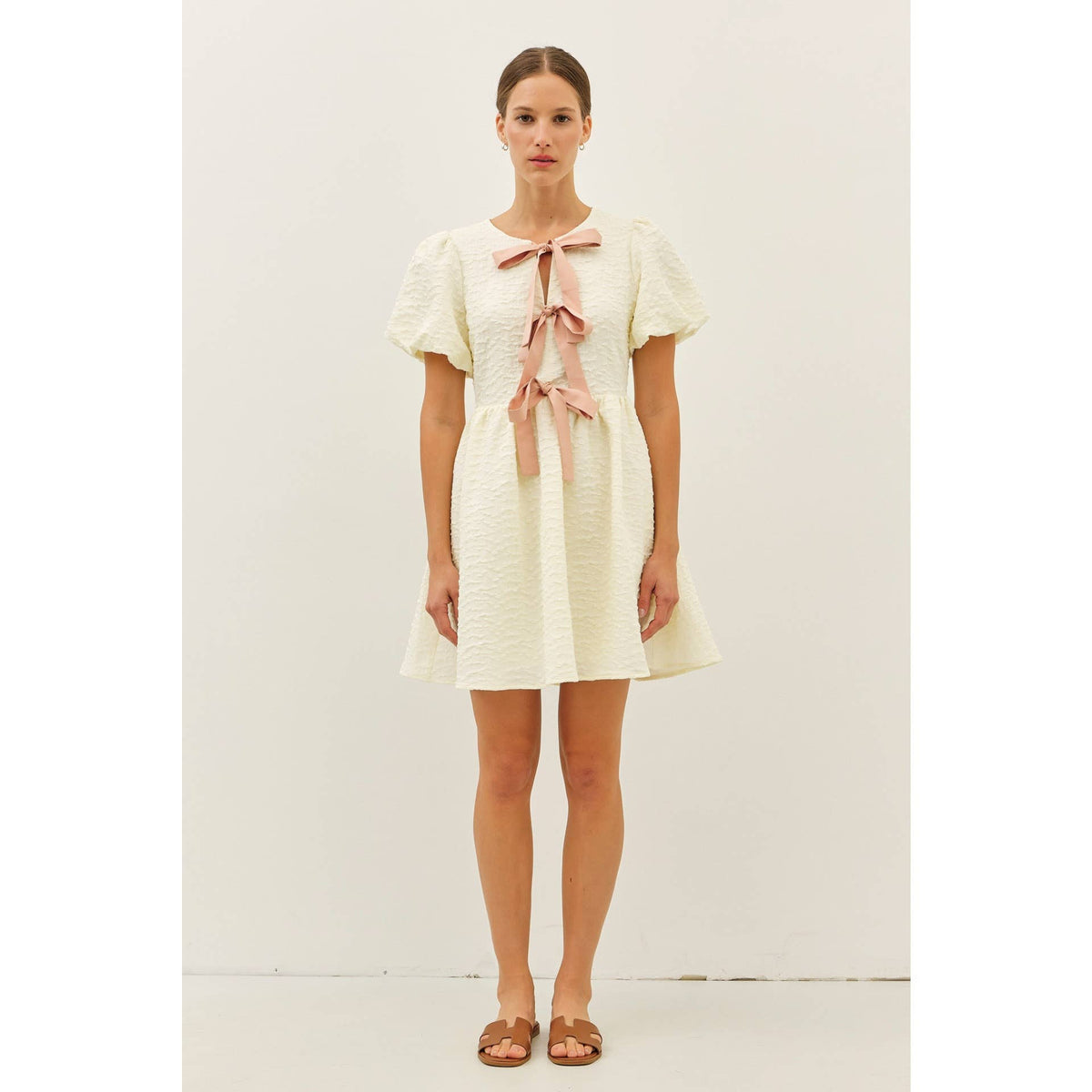 BUBBLE TEXTURED BOW TIE FRONT MINI DRESS | idem ditto