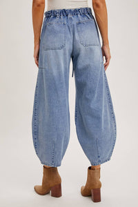 DENIM MID-WAIST DRAWSTRINGS BARREL JEANS: LT.WASH | Bluivy