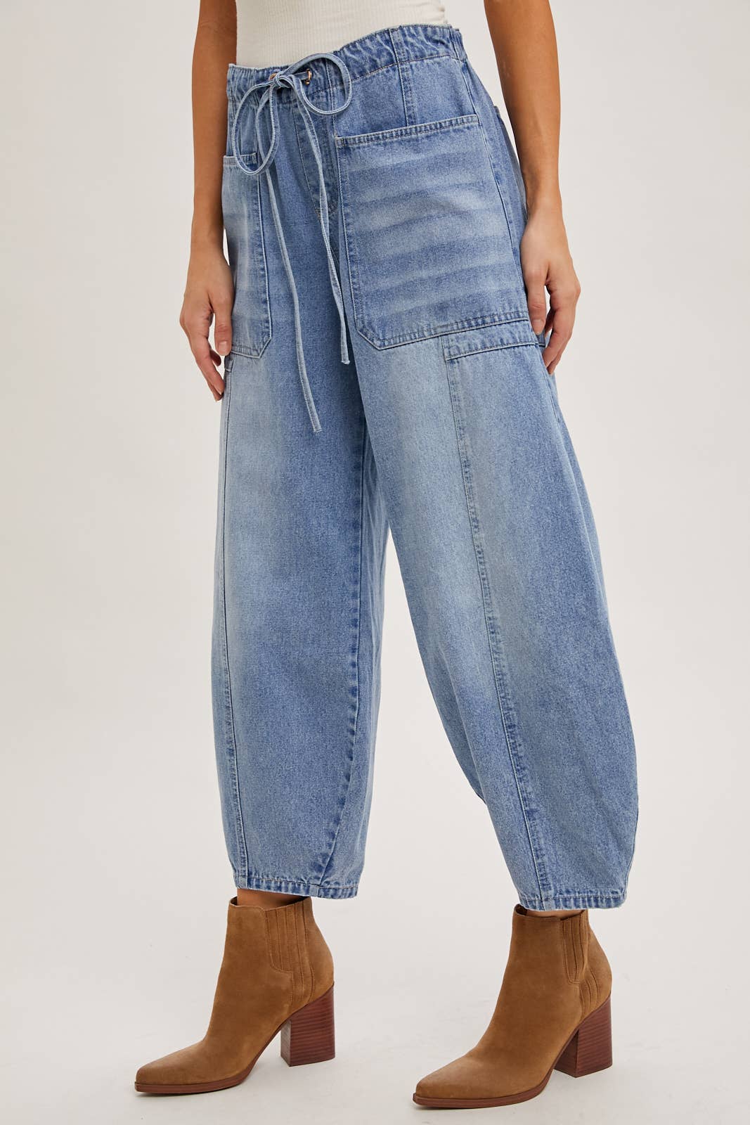 DENIM MID-WAIST DRAWSTRINGS BARREL JEANS: LT.WASH | Bluivy