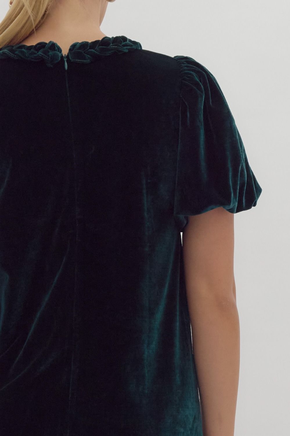 EMERALD VELVET SHORT PUFF SLEEVE MINI DRESS WITH FRONT FAUX POCKETS AND BRAIDED DETAILING | Entro