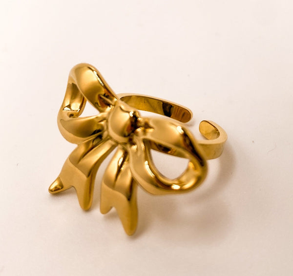 Gold Bow Ring | Sissy Boutique