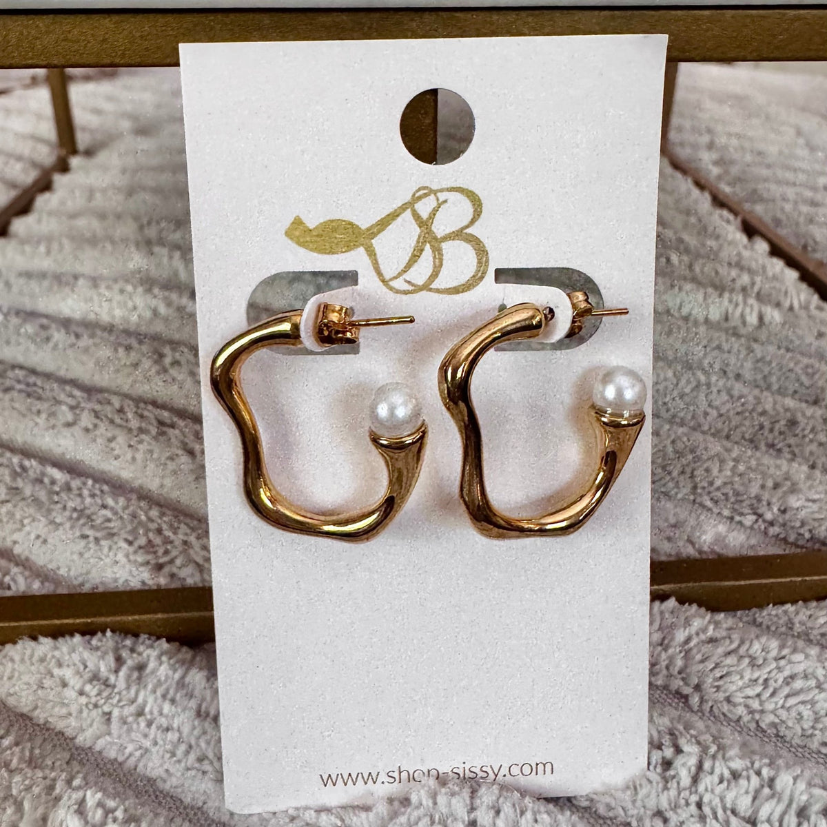 Pearl and 18K Gold Plated Wavy Hoops | Sissy Boutique