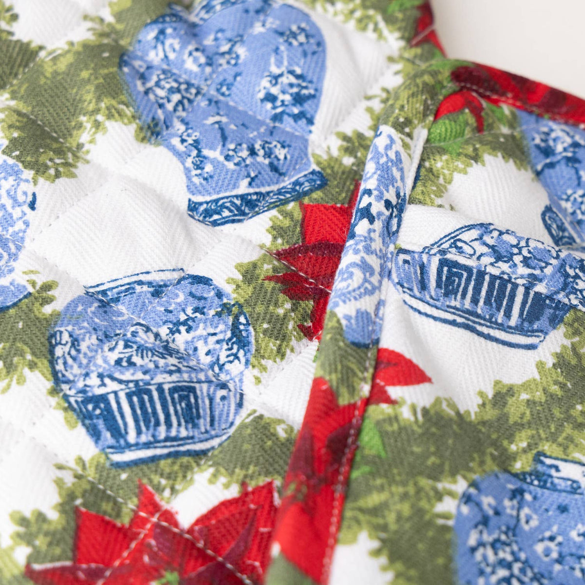 Poinsettias Oven Mitt Set | 8 Oak Lane